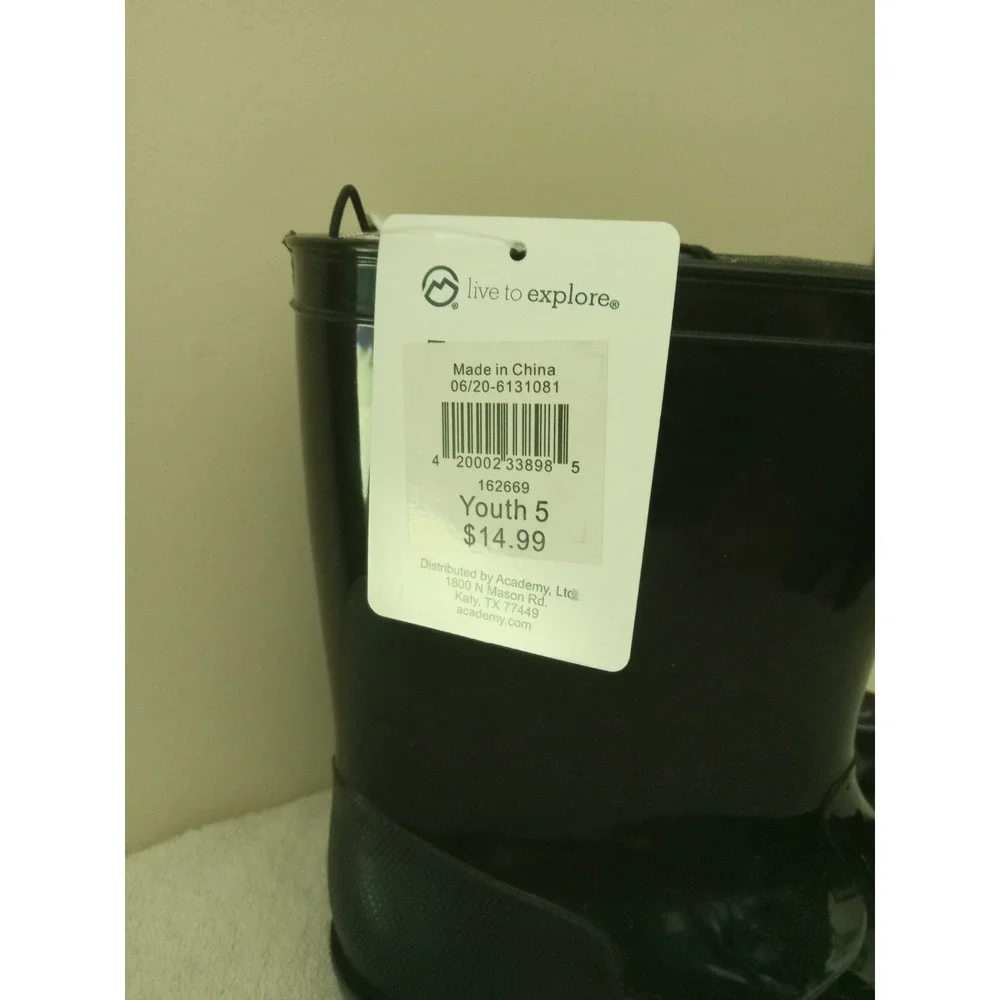 Magellan Outdoors Youth Sz-5 Black Waterproof Rubber Boots NWT